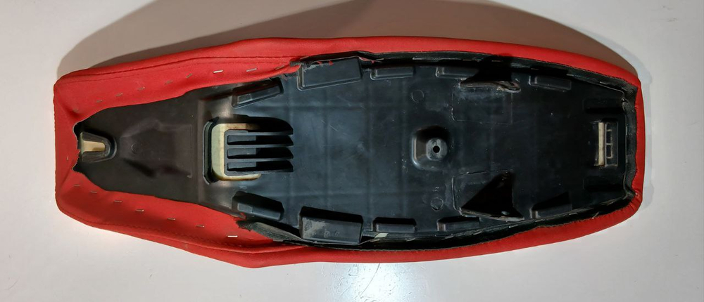 Сиденье мотоцикл XR300 LITE красное