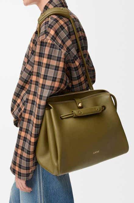 Loewe Большая сумка Madrid из мягкой телячьей кожи, оливковый