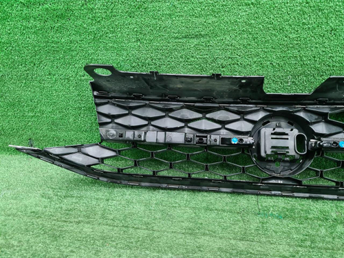 Решетка радиатора VW Taos (2020-н.в.)