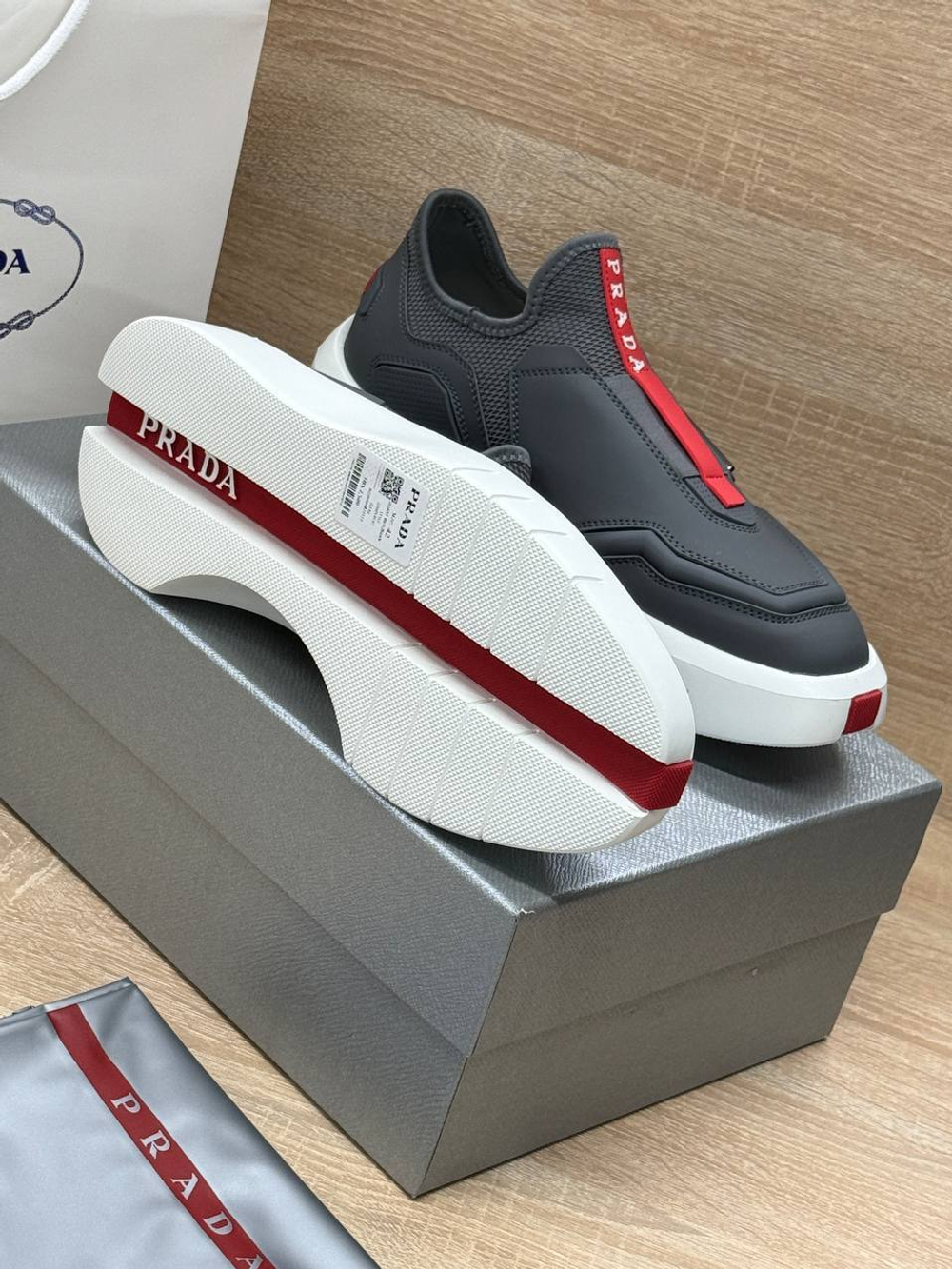 Кроссовки Prada