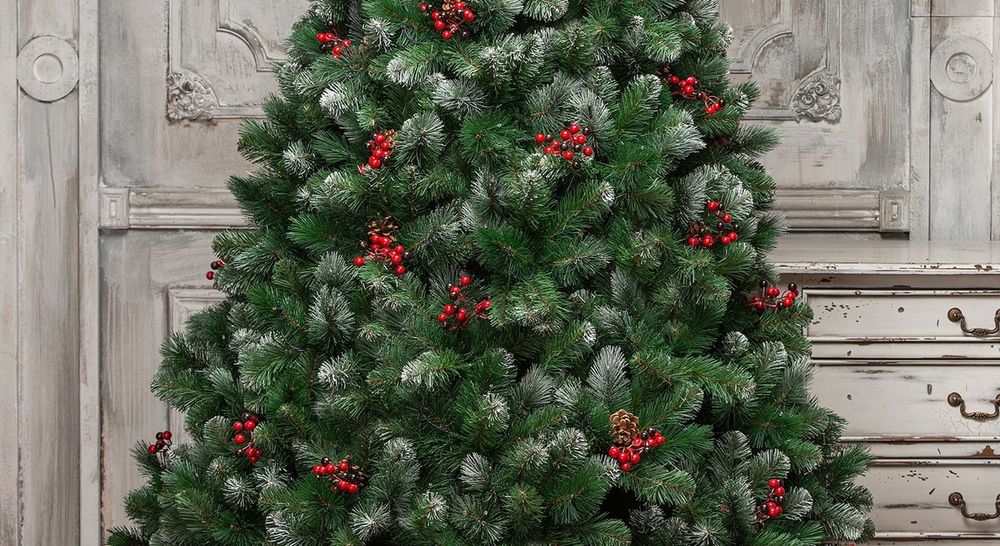 Заснеженная елка с шишками и ягодами «Очарование» (Леска+пвх) от 1,8 м до 3,65 м