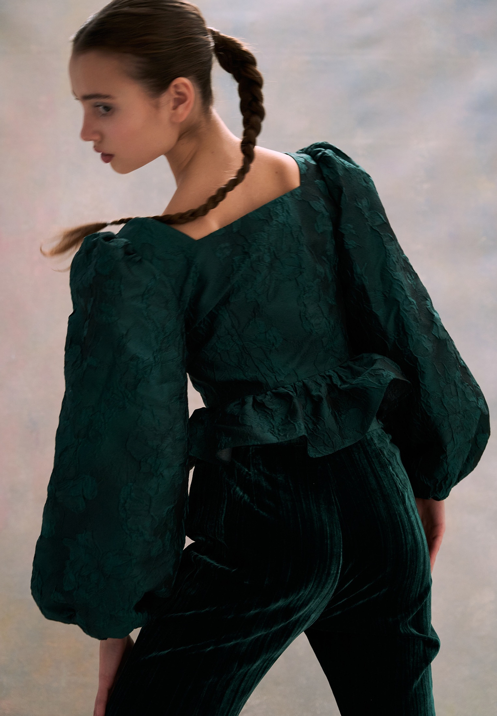 Топ Emerald green