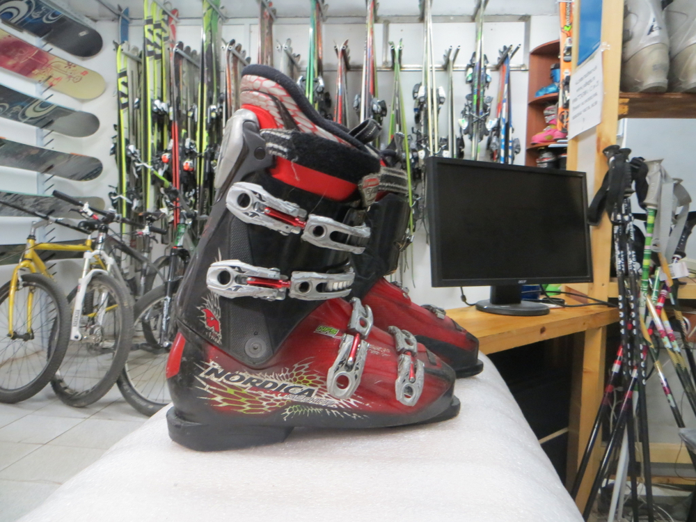 Горнолыжные ботинки Nordica Sportmachine 100 р42 (280см)