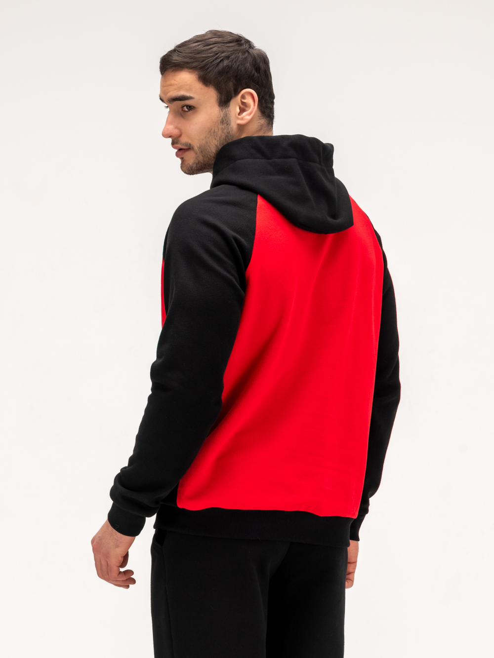 Костюм мужской спортивный теплый. Черный/красный