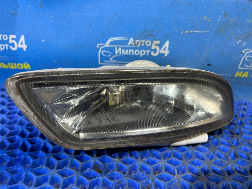 Туманка левая TOYOTA CALDINA 1999-2002