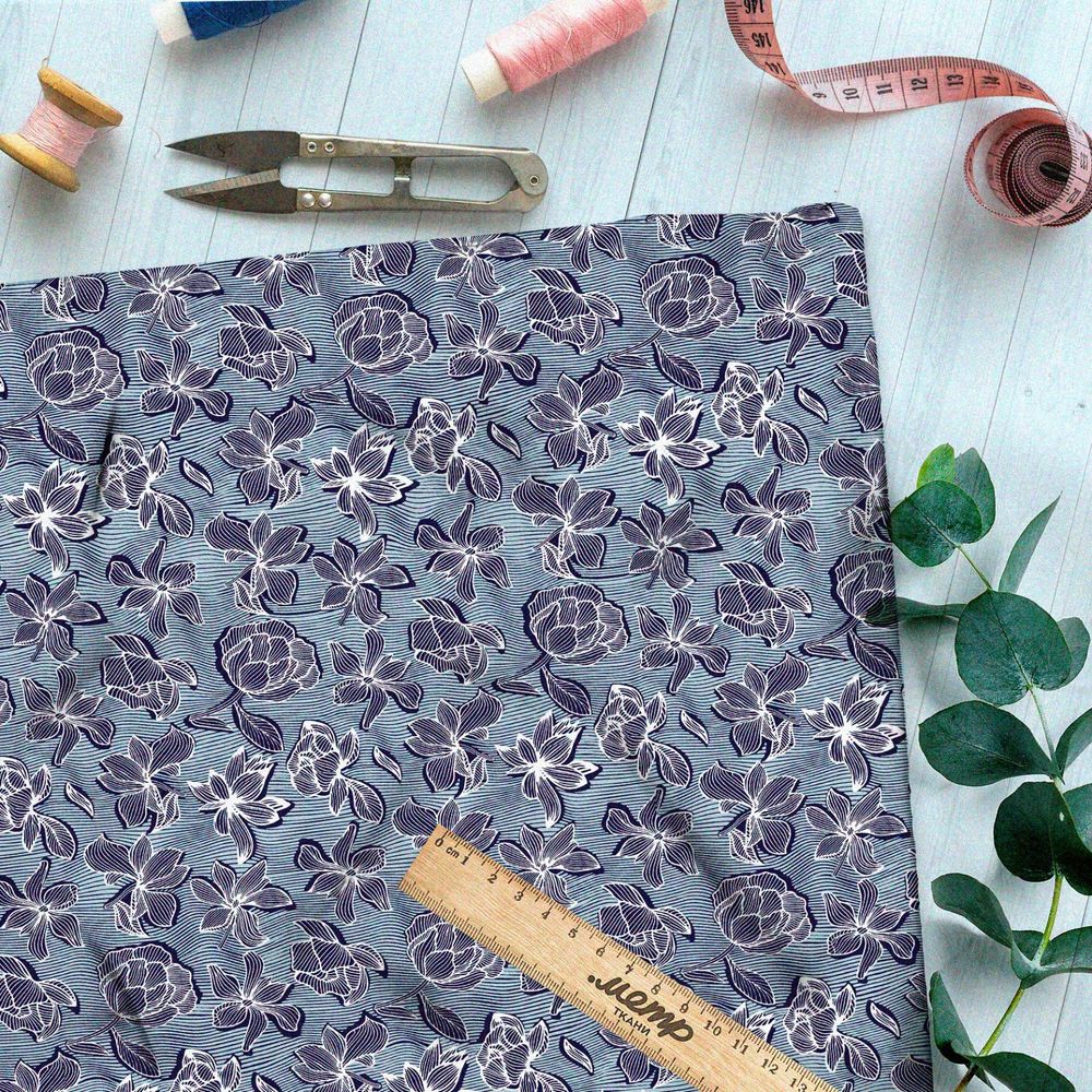 Ткань мембрана фиолетовый зверобой на синем фоне