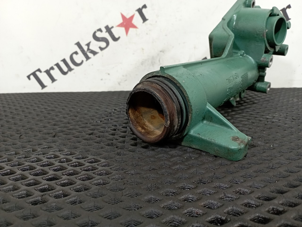 Патрубок системы охлаждения