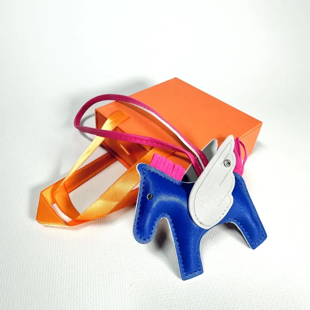 Подвеска для сумки из натуральной кожи Pegasso Blu