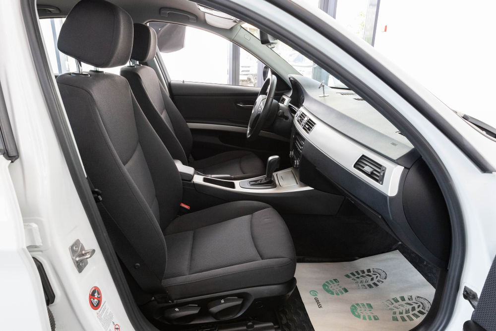 BMW 3-Series, 2011 год