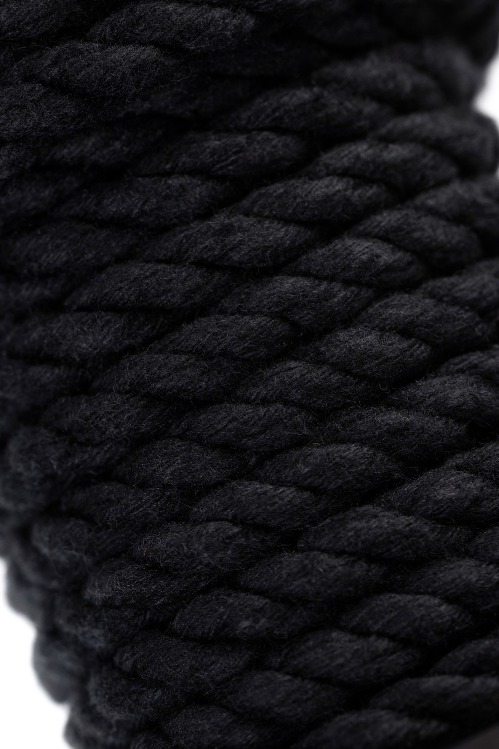 Веревка для шибари Pecado на катушке черная 5 м