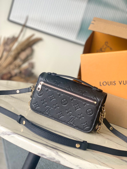 Louis Vuitton Pochette Metis East West