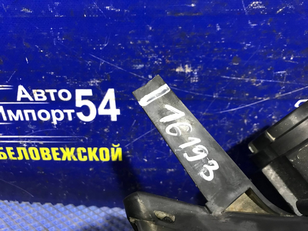 Фара передняя правая MAZDA AXELA 2003-2006