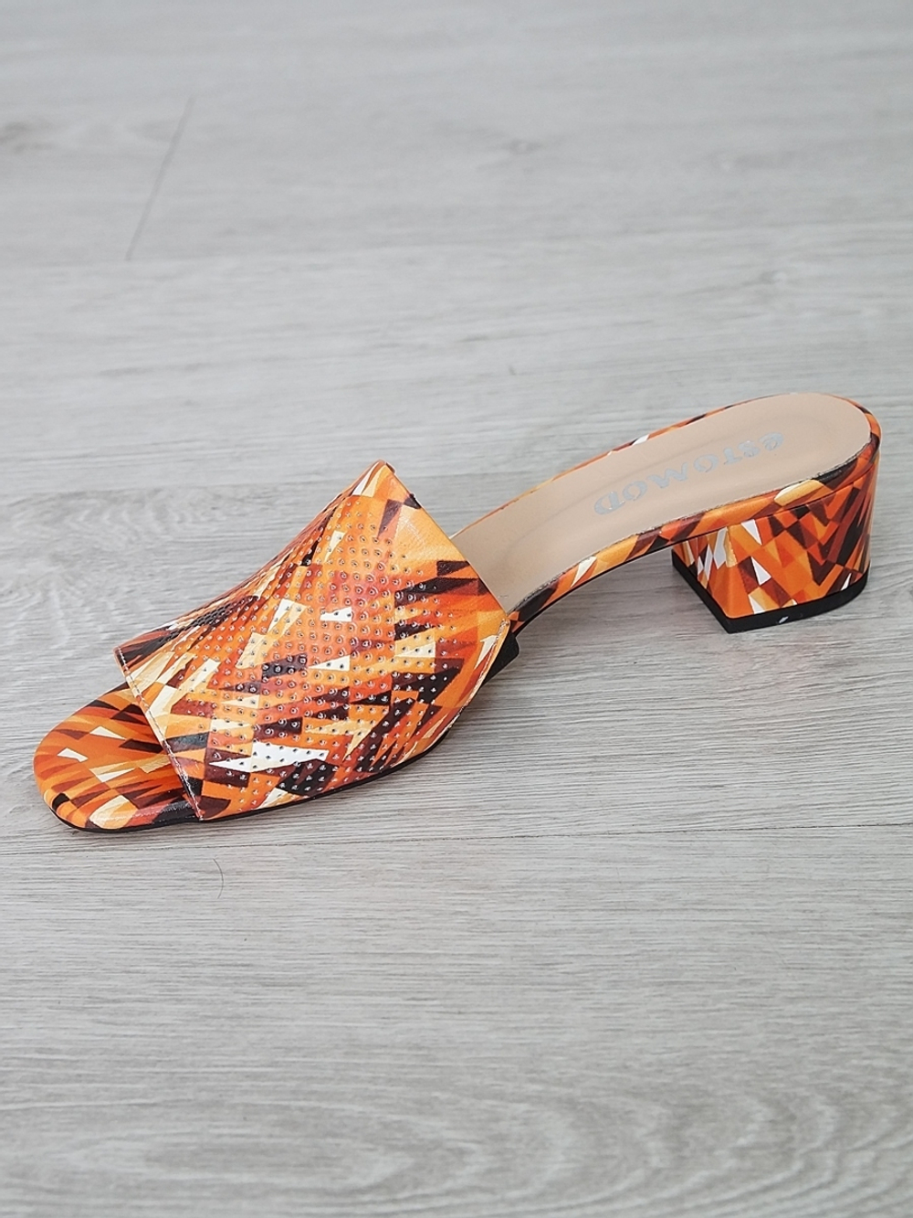 Шлепанцы женские ESTOMOD SHOES 568-292-157