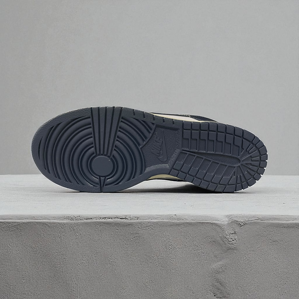 Nike SB Dunk Low • Blue White