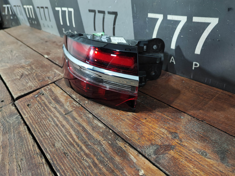 Фонарь задний левый Geely Monjaro 21-нв Б/У Оригинал 7057046100