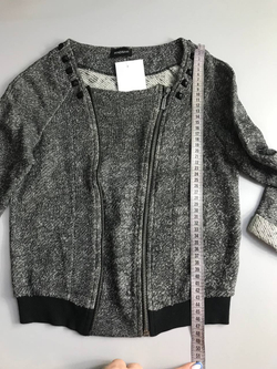 Толстовка Motivi стильная и интересная, визуально на 40 размер