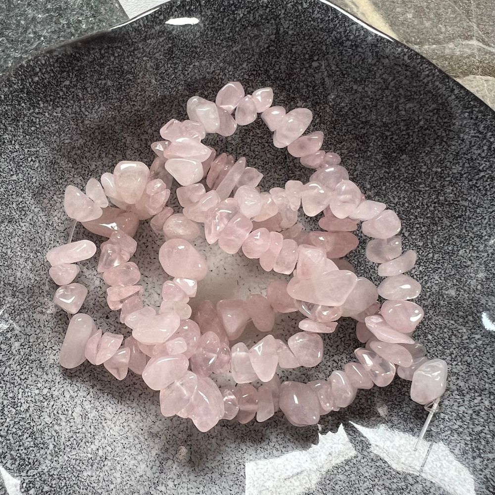 Розовый кварц. Камни для изделий на заказ. Цена зависит от вида заказанного изделия