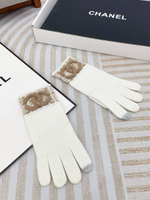 Комплект CHANEL (шарф + шапка + перчатки)