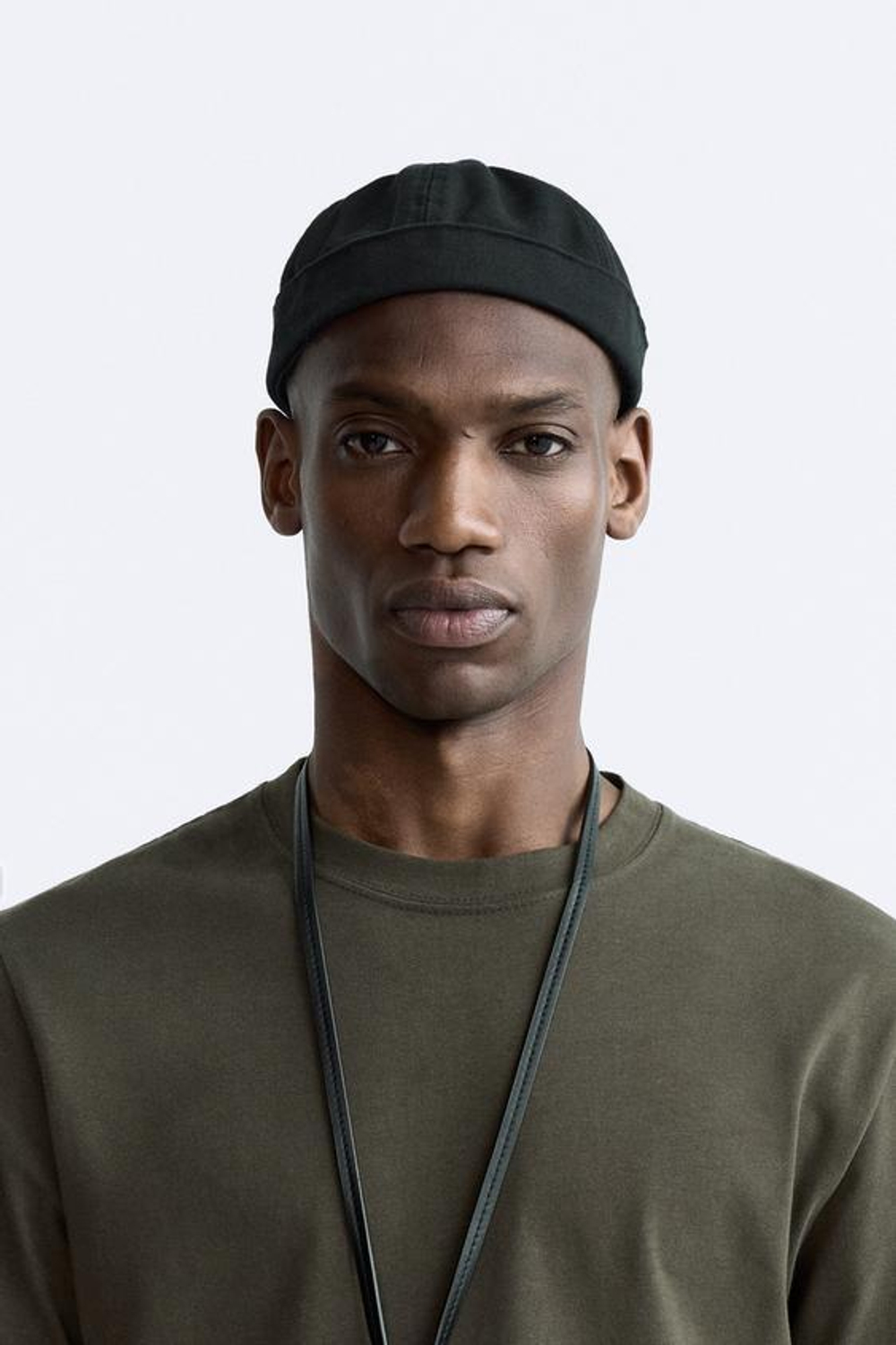 ZARA КЕПКА БЕЗ КОЗЫРЬКА, ЧЕРНЫЙ