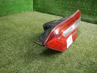 Фонарь правый внут Toyota Camry xv70 17-нв галоген