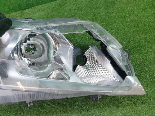 Битая Фара правая Suzuki Vitara 2 (2014-2019) галоген