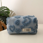 Пушистая косметичка «Леопардовый принт» с объемным тиснением