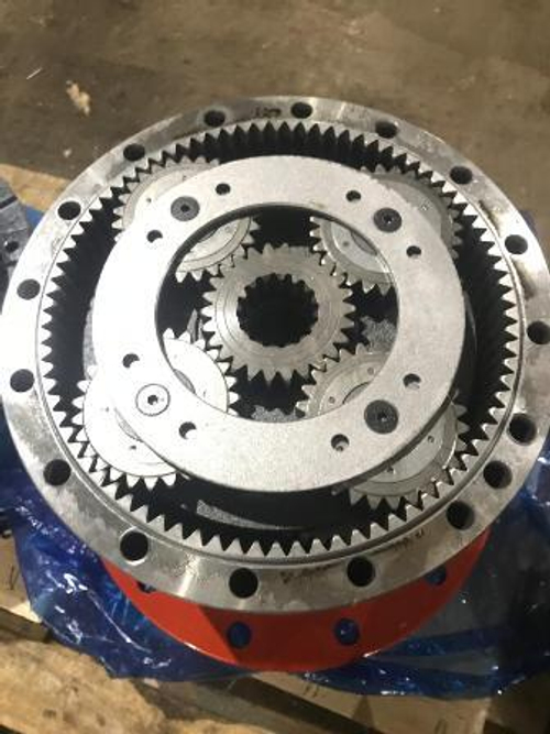 Редуктор поворота Doosan Solar225 без мотора