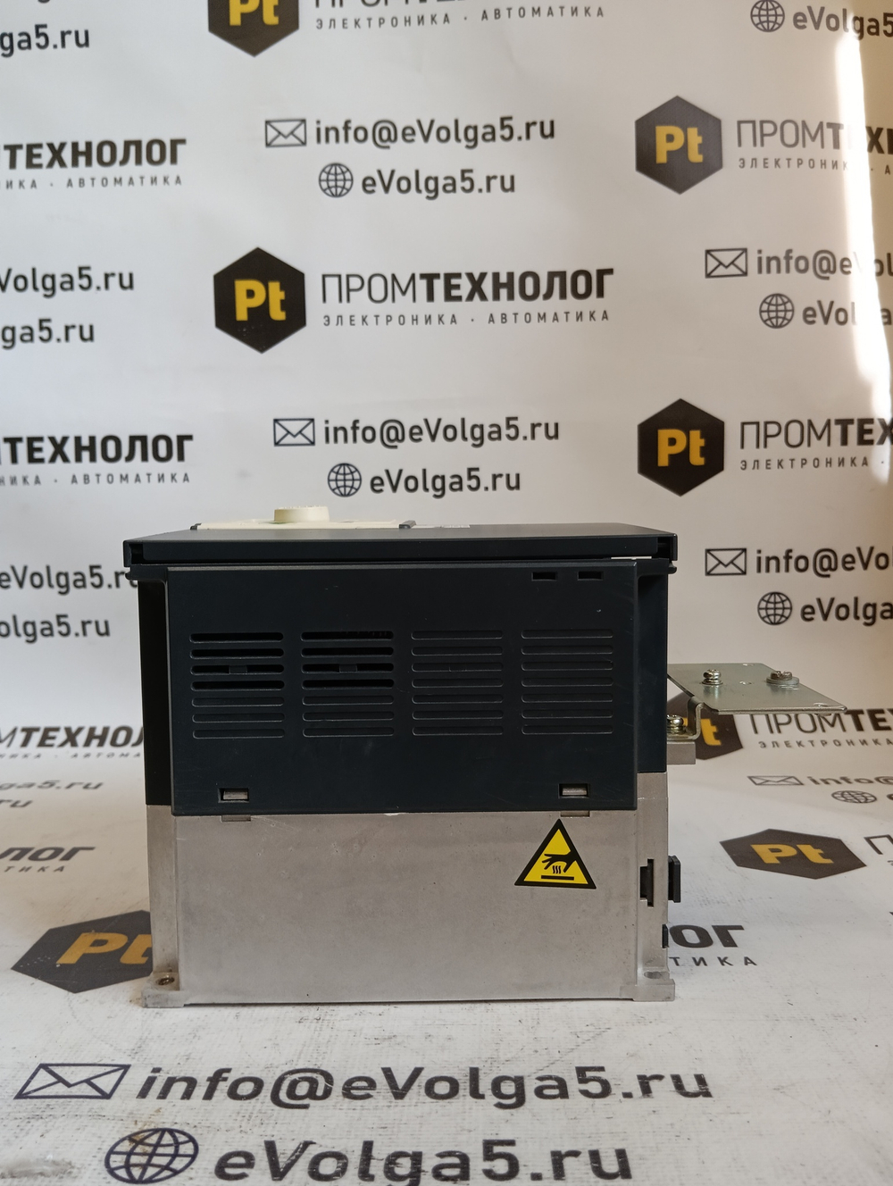 S.E. ATV312HU22N4 с хранения