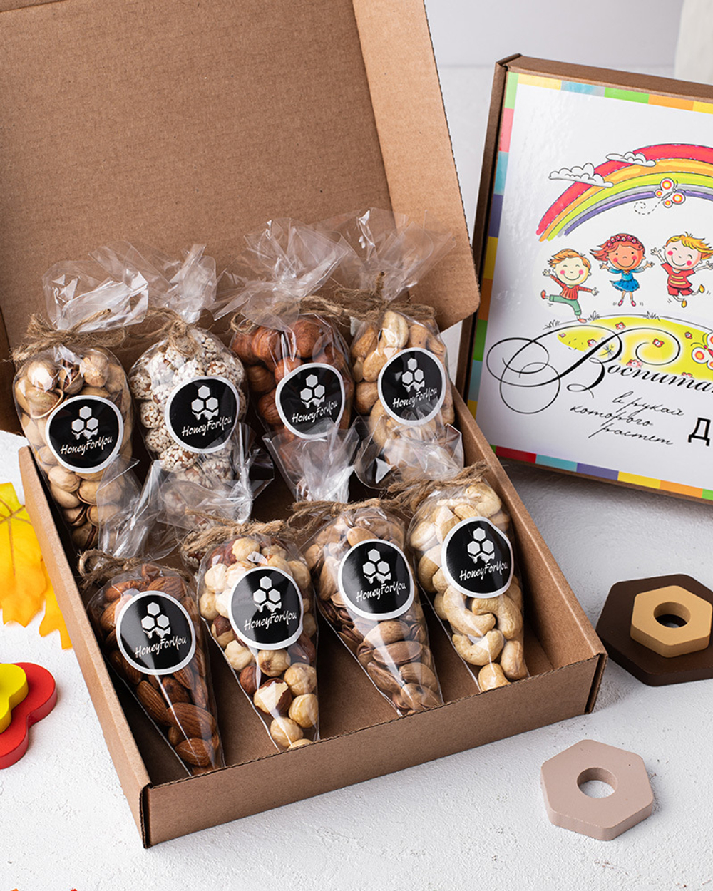 Подарочный набор орехов воспитателю