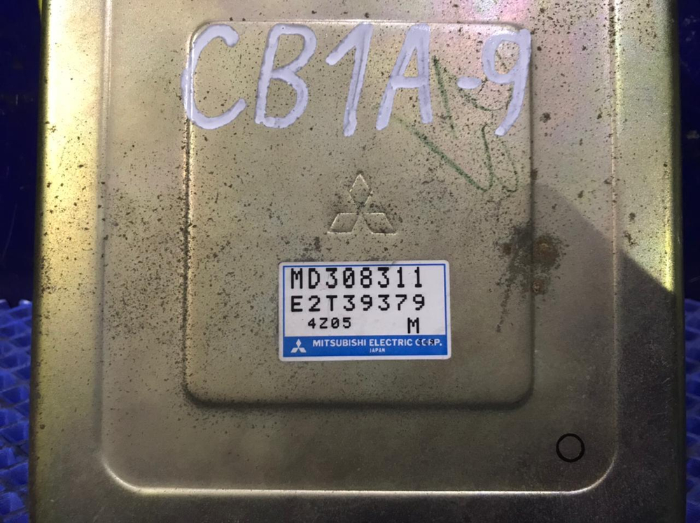 Компьютер двигателя MITSUBISHI LANCER 1994