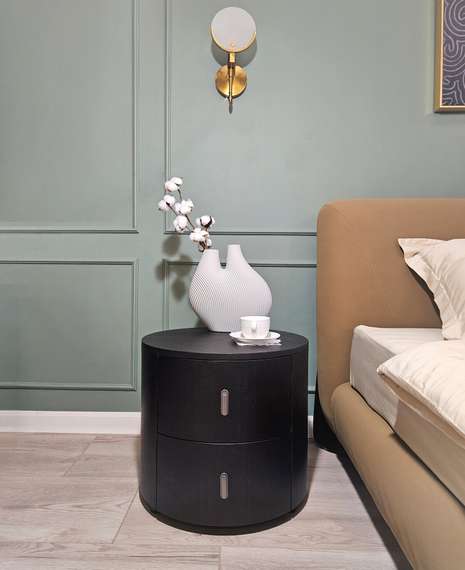 Прикроватная тумбочка Giselle с двумя ящиками