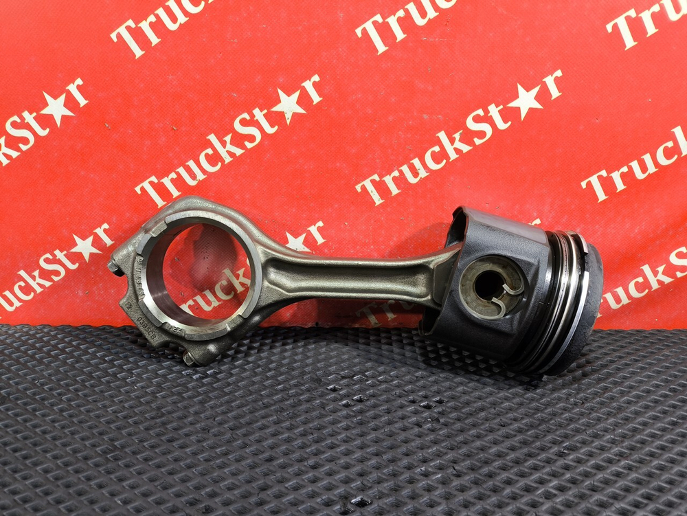 Поршень с шатуном