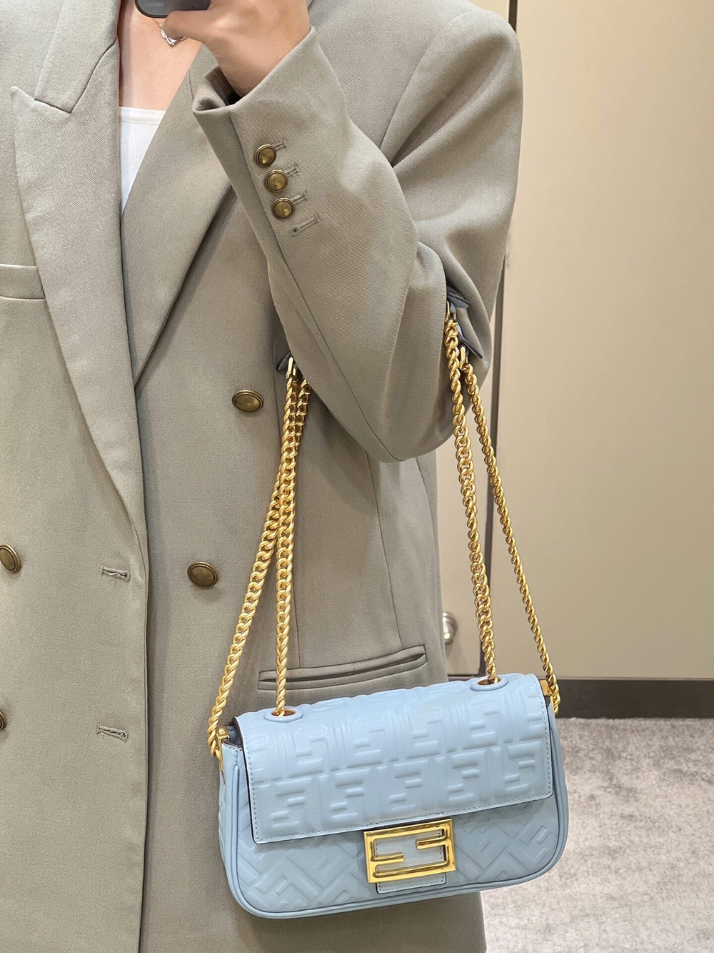 Fendi Baguette Chain Bag 24 cm