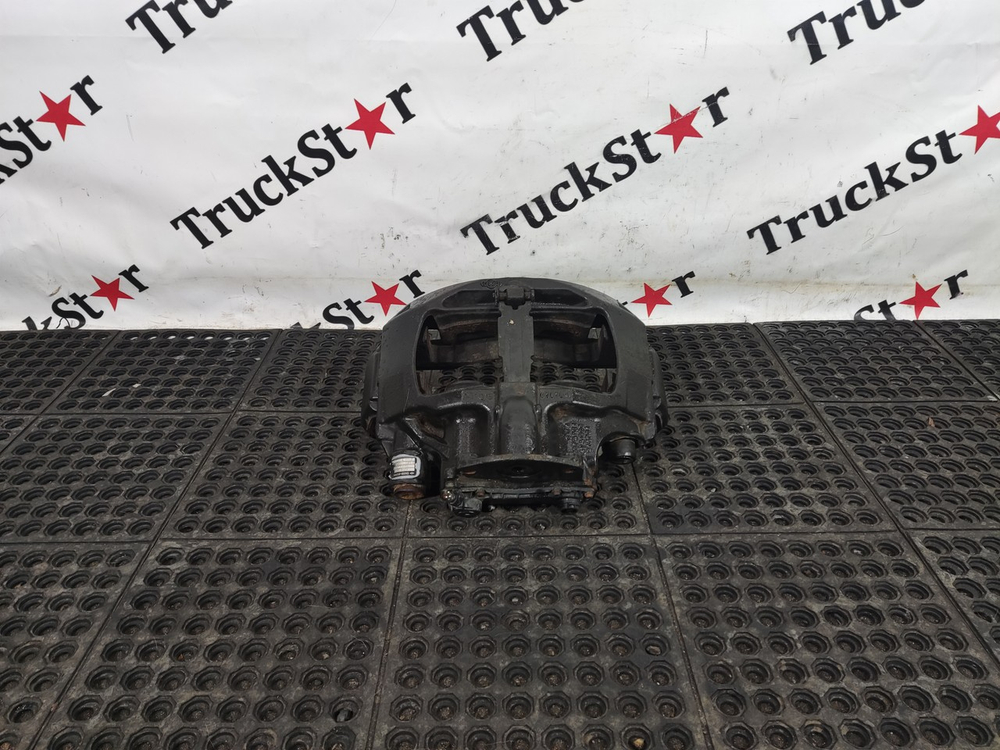 Суппорт передний правый 2016г.