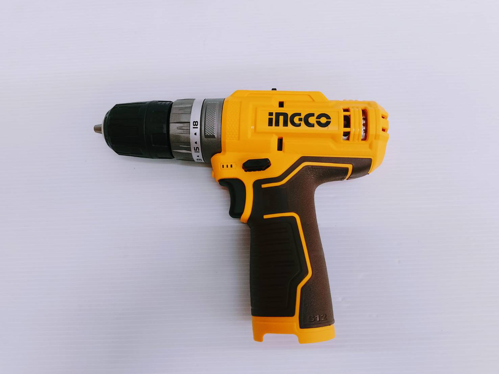 Аккумуляторный шуруповерт INGCO COSLI23114 12 В 20 Нм 18+1+1 с набором бит и сверл