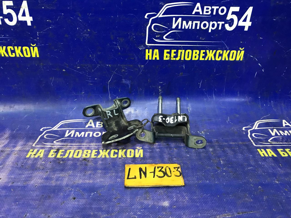 Петля двери задней левой TOYOTA HILUX SURF 1992