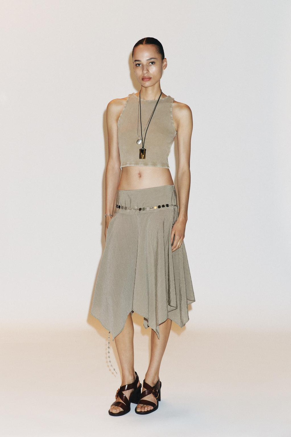 ZARA ФУТБОЛКА В РУБЧИК С ОТКРЫТОЙ СПИНОЙ, СВЕТЛЫЙ ХАКИ