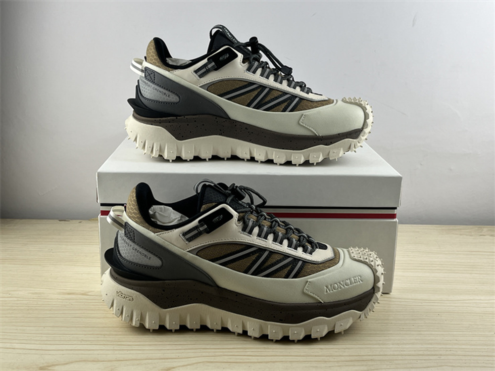 MONCLER TRAILGRIP GTX  J109A4M00110M4248