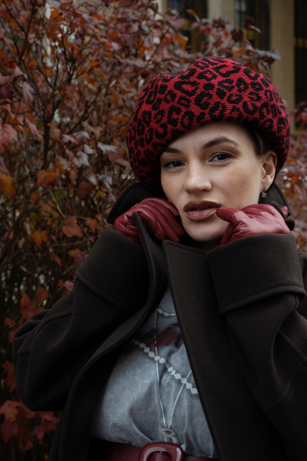 Берет формованный трикотаж красный лео