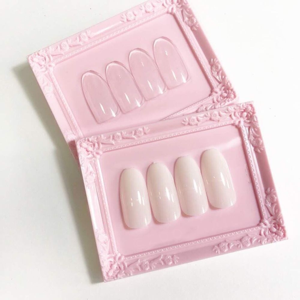 Zoo - Типсы формы миндаль белые и прозрачные