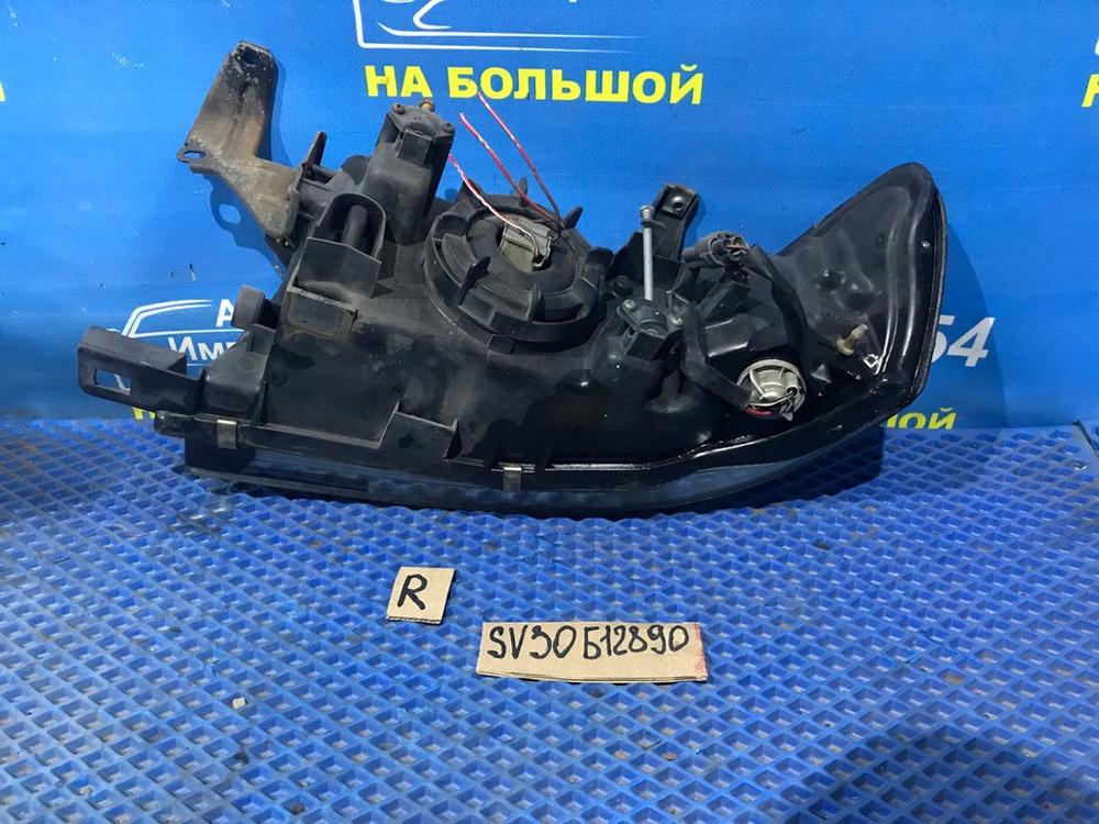 Фара передняя правая TOYOTA VISTA 1992-1994