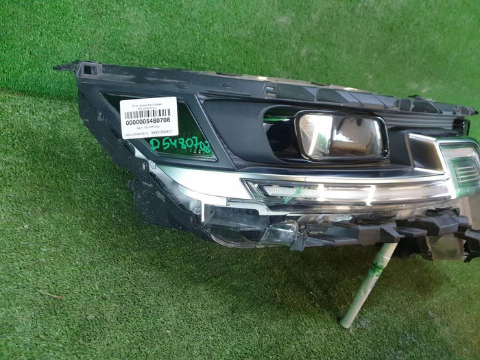 Битая Фара правая Kia Carnival 4 (2020-2023) LED