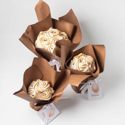 Итальянский кулич с карамельными кубиками