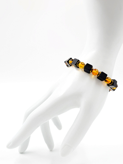 Браслет на руку из натурального янтаря