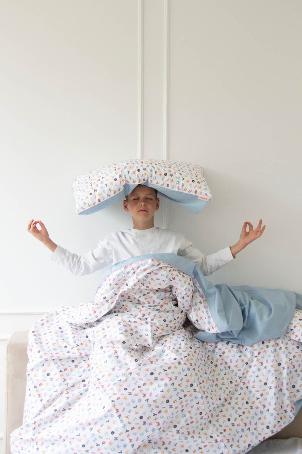 Комплект постельного белья «Разноцветные буквы» (голубой, сатин)