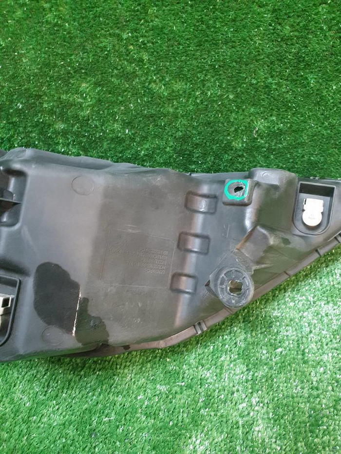 Битая Фара правая Lada Largus 1 (2012-2021) галоген