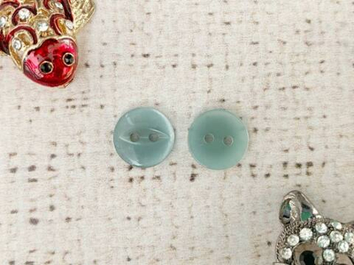 Пуговицы блузочные, d 1,1 см, 2 прокола, бледный ментол