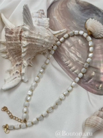 Колье из натурального перламутра с подвеской в форме ракушки