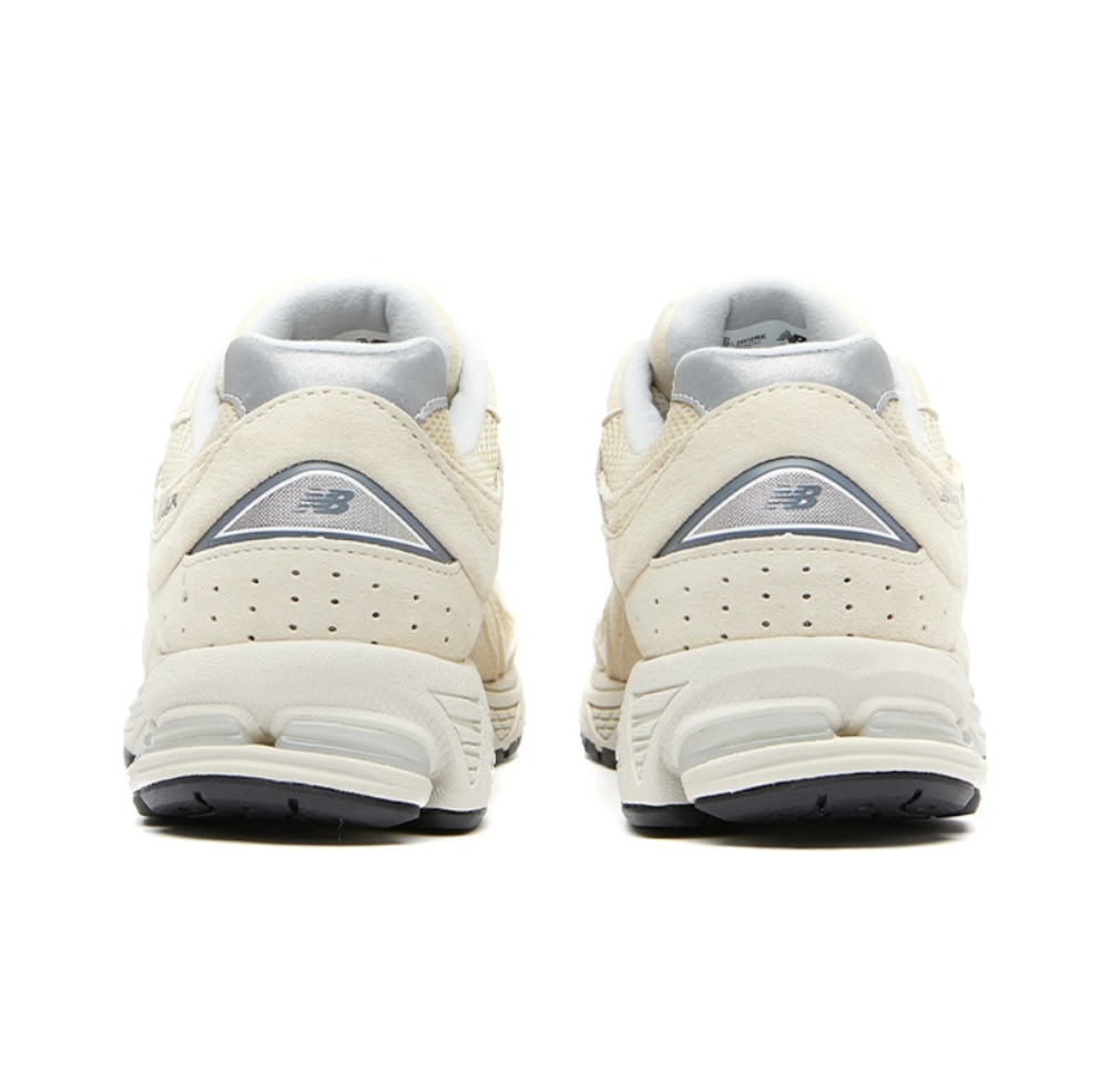 Кроссовки New Balance 2002R "Bone Light Aluminum" ML2002RE