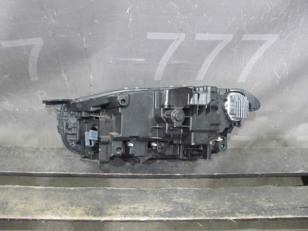 Фара правая LED Volvo XC90 2 14-19 Б/У Оригинал 31677039